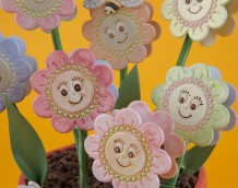 'Flower Pot Cake' - made using the flower face from our 'Fun Faces'